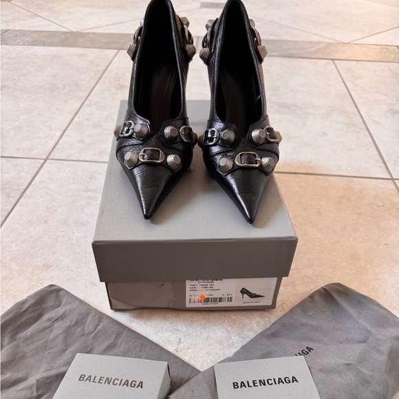 Black Heels with Stiletto Heels and Straps - Picture 2 of 5